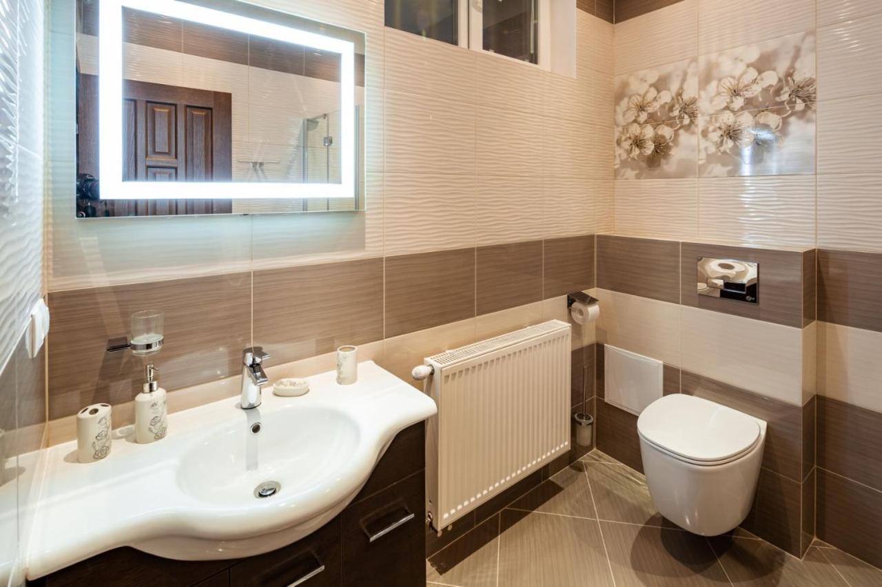 Alfa Apartments Svobody 31 Лвив Екстериор снимка