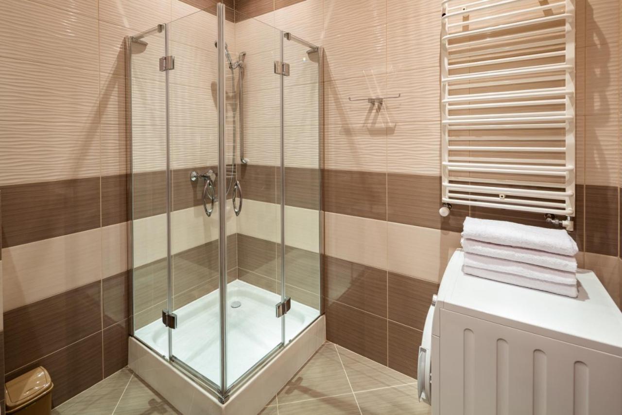 Alfa Apartments Svobody 31 Лвив Екстериор снимка