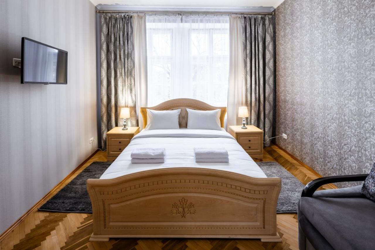 Alfa Apartments Svobody 31 Лвив Екстериор снимка