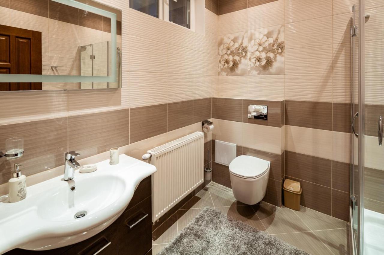 Alfa Apartments Svobody 31 Лвив Екстериор снимка